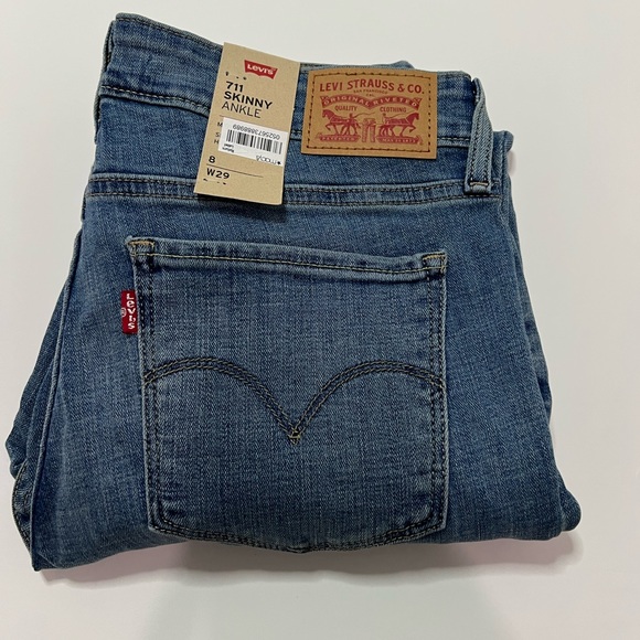 Levis 711 Skinny Jeans - Picture 2 of 6